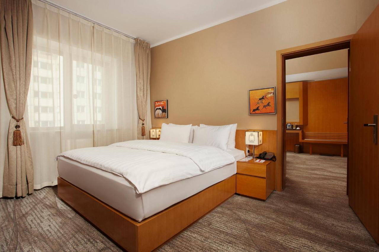 Ramada Ulaanbaatar City Center מראה חיצוני תמונה