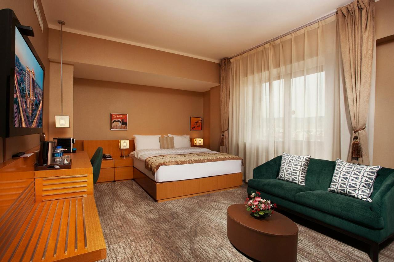 Ramada Ulaanbaatar City Center מראה חיצוני תמונה