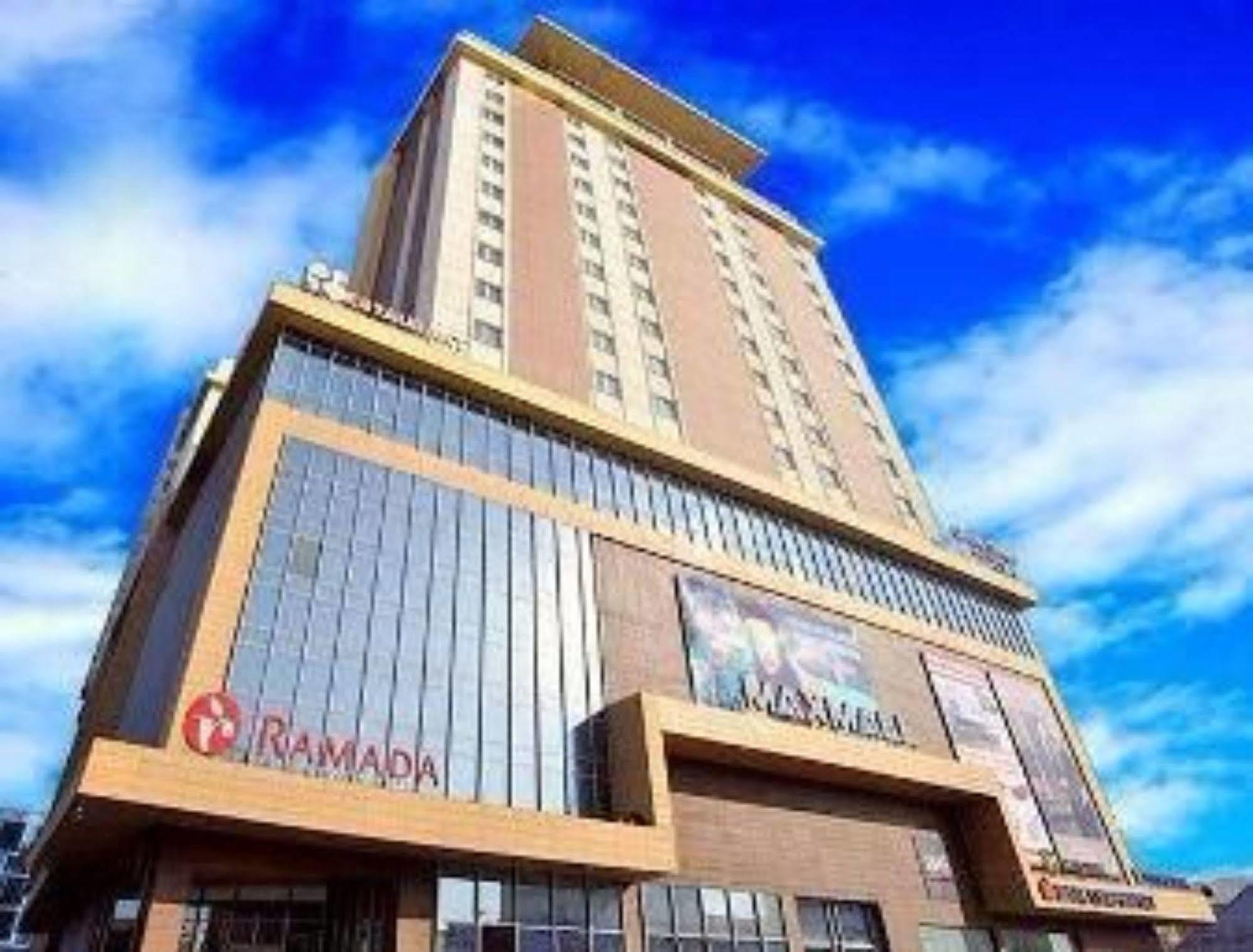 Ramada Ulaanbaatar City Center מראה חיצוני תמונה